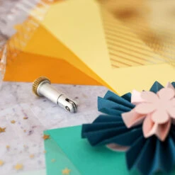 Cricut - Pointe De Roue De Rainage + Assemblage QuickSwap -3D Prima Boutique 272025 scoring wheel lifestyle photography 006