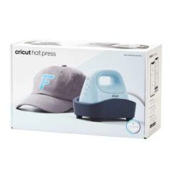 Cricut - Hat Press - Presse à Chaud Pour Casquettes -3D Prima Boutique 567685 673684 mrkt hat press packaging 2009240 1374 3x2 1