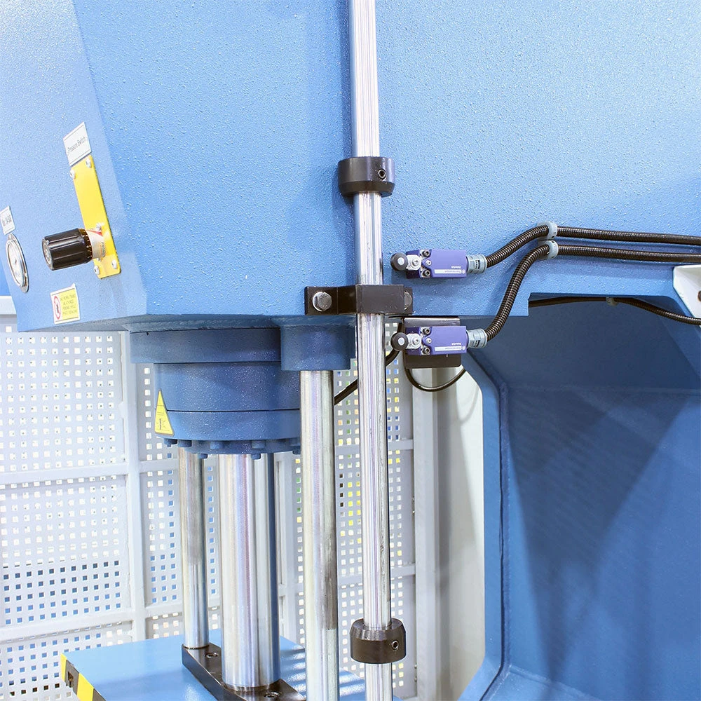 Baileigh 1015407 CFP-30HD 30 Ton Heavy Duty Hydraulic C-Frame Press 7 Baileigh 1015407 CFP-30HD 30 Ton Heavy Duty Hydraulic C-Frame Press – Image 7