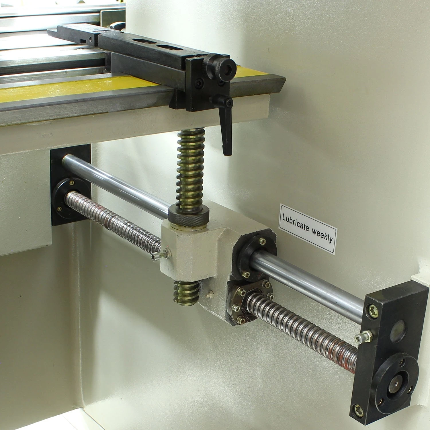 Baileigh 1020680 BP-3305CNC 33 Ton 63" 2 Axis CNC Press Brake 5 Baileigh 1020680 BP-3305CNC 33 Ton 63" 2 Axis CNC Press Brake – Image 5