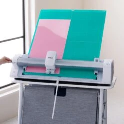 Cricut - Venture - Tapis De Découpe Adhérence Standard - 61 X 71 Cm 6 Cricut - Venture - Tapis De Découpe Adhérence Standard - 61 X 71 Cm -3D Prima Boutique Cricut Venture TapisdeDecoupeAdherenceStandard 61x71cm 2