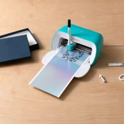 Cricut - Joy - 4 Feuilles De Vinyle Permanent Inscriptible - Argent - 14 X 33 Cm -3D Prima Boutique Cricut VinylepermanentinscriptibleArgent 1 7f41bb72 b225 4629 af1e 1b1d16372aaf