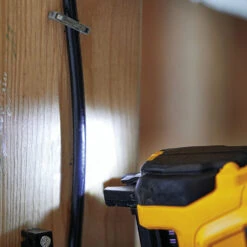 DeWALT DCN701D1 20V 1 Inch Cordless Electrician Wire Stapler Kit -3D Prima Boutique DCN701D1 4