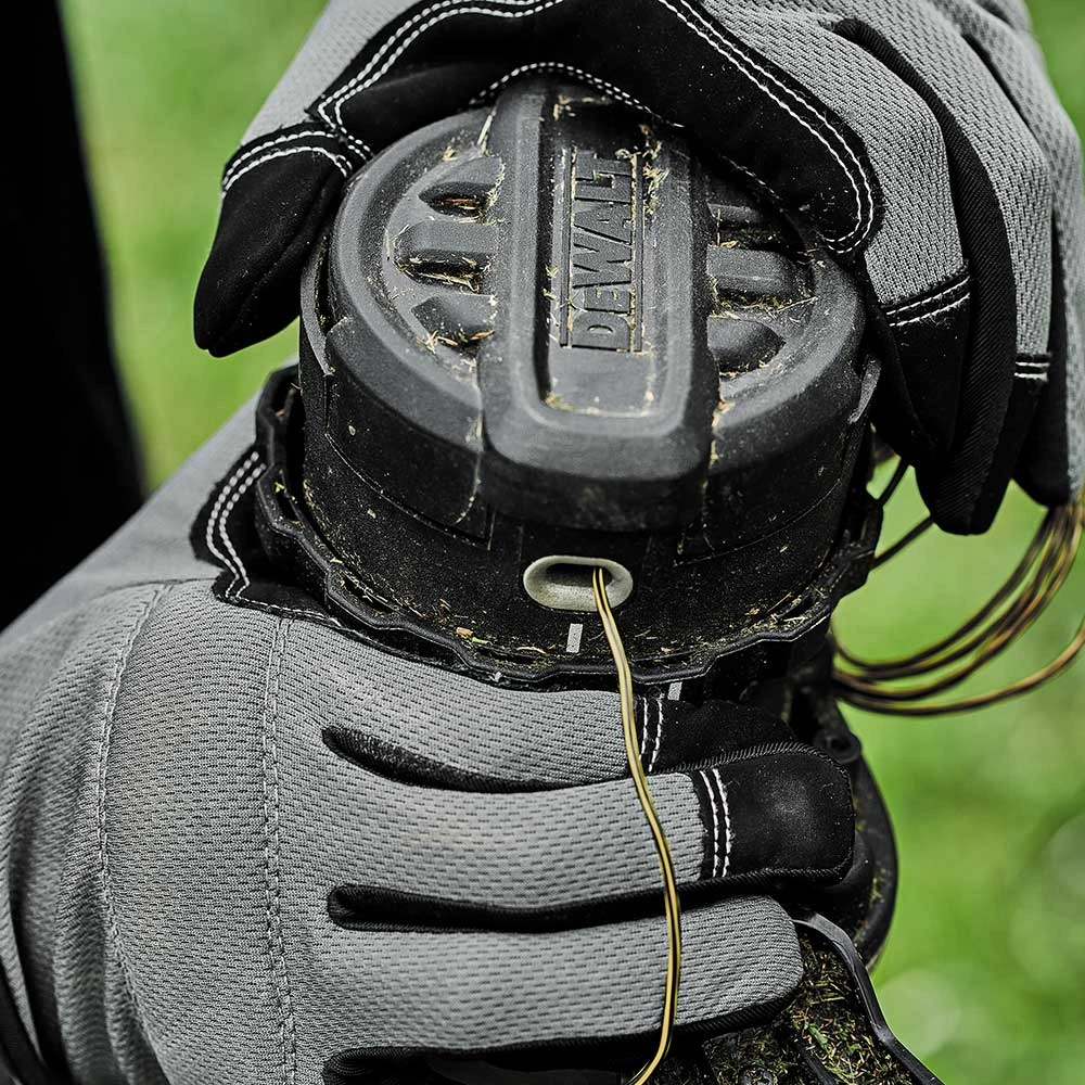 DeWALT DCST922B 20V MAX 14-Inch Cordless Dual Line String Trimmer - Bare Tool 6 DeWALT DCST922B 20V MAX 14-Inch Cordless Dual Line String Trimmer - Bare Tool – Image 6