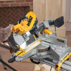 DeWALT DWS779 12-Inch 15-Amp 3800-Rpm Double Bevel Sliding Compound Miter Saw -3D Prima Boutique DWS779 2