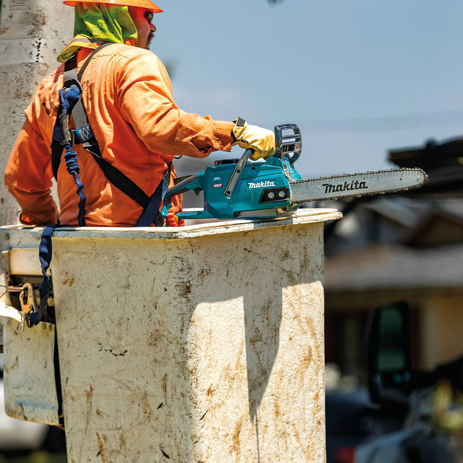 Makita GCU04Z 40V Max XGT Brushless Cordless 18 Chain Saw - Bare Tool 8 Makita GCU04Z 40V Max XGT Brushless Cordless 18 Chain Saw - Bare Tool – Image 8