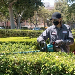 Makita GHU02M1 40V XGT 24" Brushless Cordless Hedge Trimmer Kit W/ 4.0AH Battery -3D Prima Boutique GHU02M1 3 72756388 96fa 4ea2 aac8 97f8de92567b