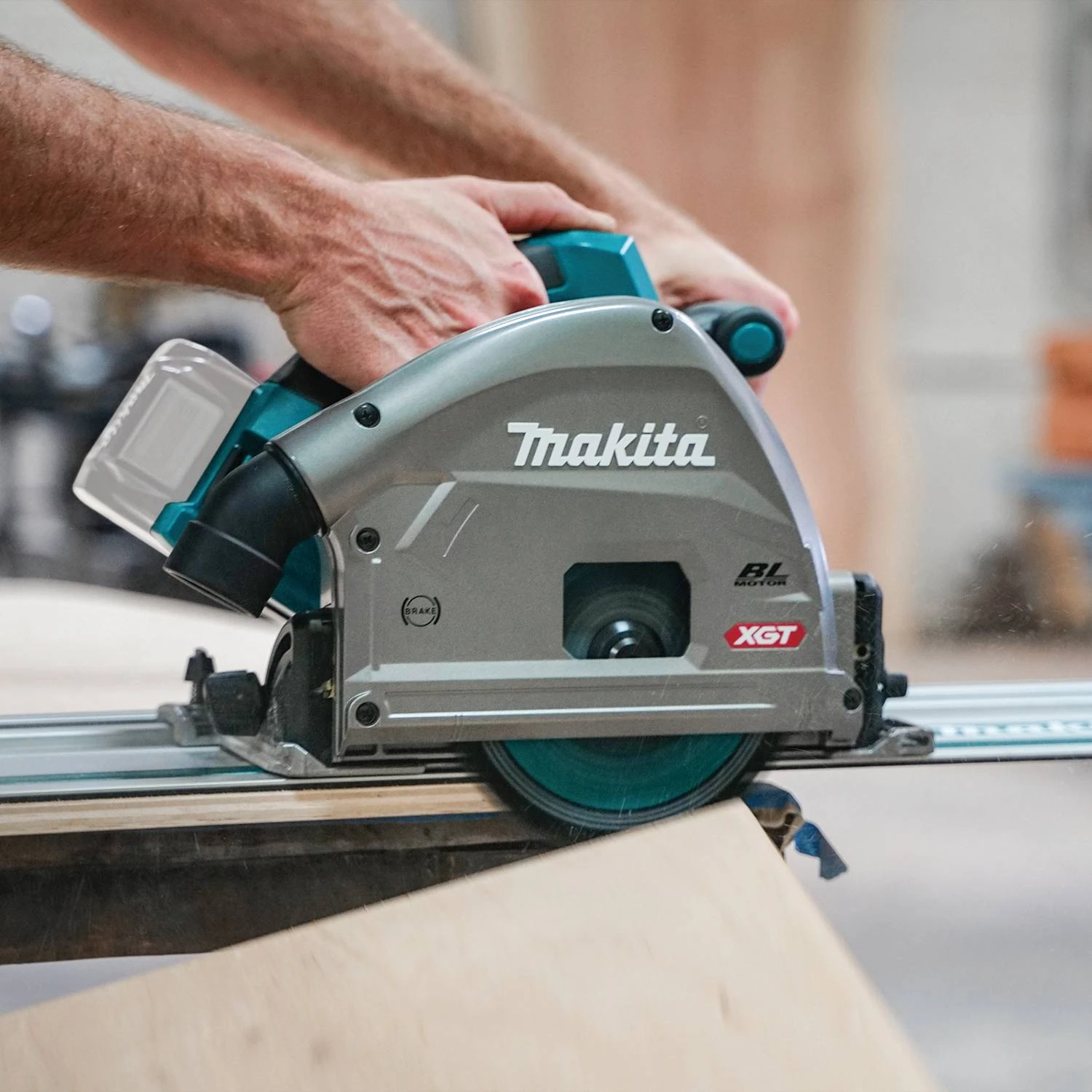 Makita GPS01Z 40V MAX XGT 6-1/2" Plunge Circular Saw AWS Capable - BareTool 2 Makita GPS01Z 40V MAX XGT 6-1/2" Plunge Circular Saw AWS Capable - BareTool – Image 2