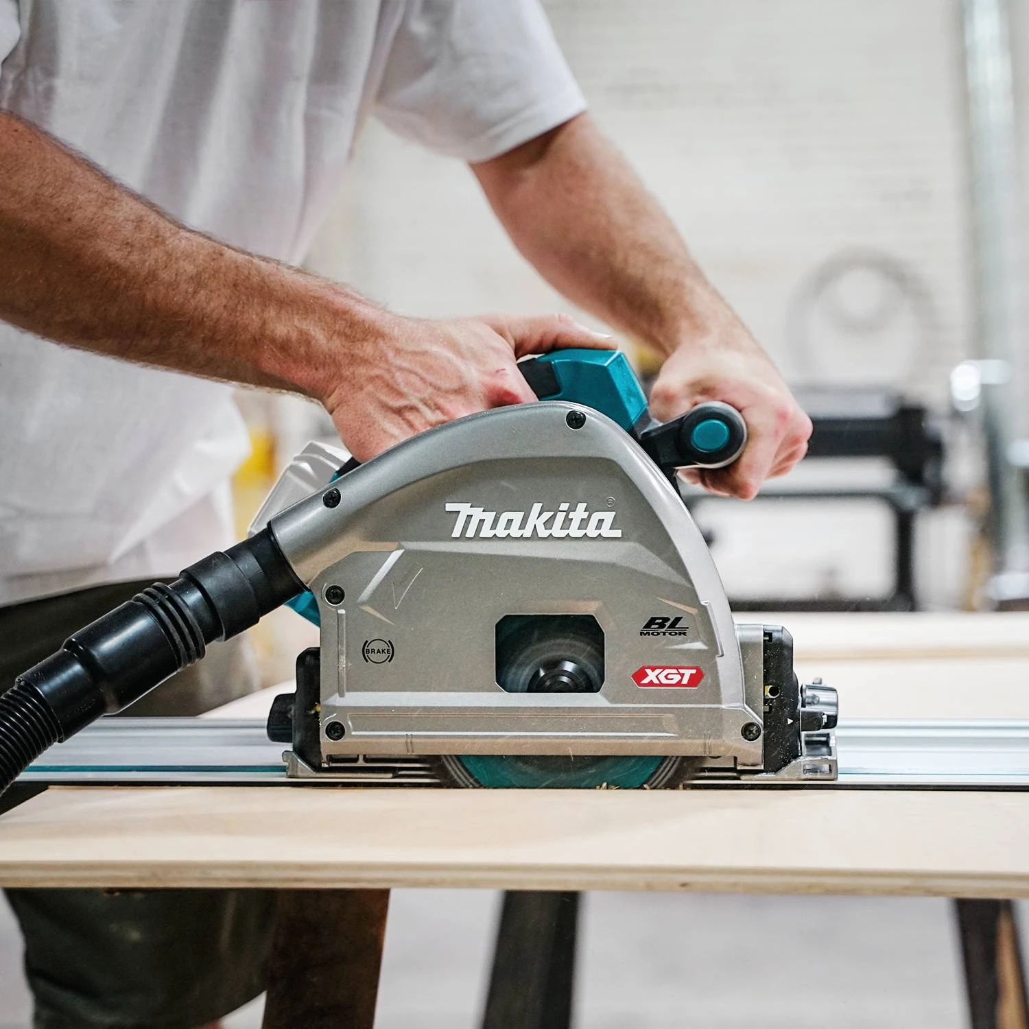 Makita GPS01Z 40V MAX XGT 6-1/2" Plunge Circular Saw AWS Capable - BareTool 3 Makita GPS01Z 40V MAX XGT 6-1/2" Plunge Circular Saw AWS Capable - BareTool – Image 3