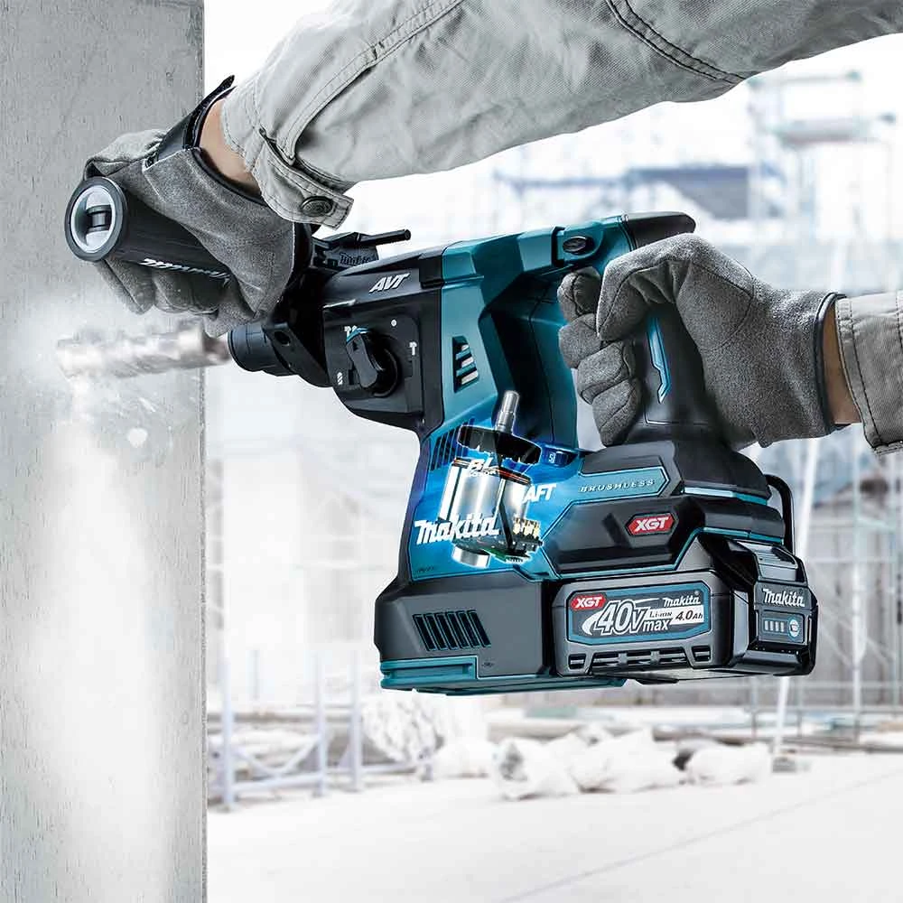 Makita GRH01M1 40V MAX XGT 1-1/8" Brushless Cordless AVT Rotary Hammer Kit 11 Makita GRH01M1 40V MAX XGT 1-1/8" Brushless Cordless AVT Rotary Hammer Kit – Image 11