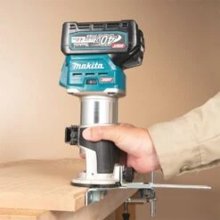 Makita GTR01D1 40V Max XGT Brushless Cordless Variable Speed Compact Router Kit -3D Prima Boutique GTR01D1 5