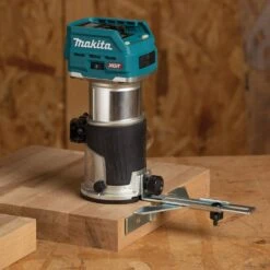 Makita GTR01D1 40V Max XGT Brushless Cordless Variable Speed Compact Router Kit -3D Prima Boutique GTR01D1 8