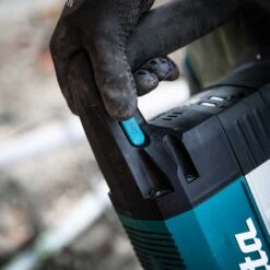 Makita HM1502 43 Lbs 15 Amp Corded Demolition Hammer Accepts 1-1/8" Hex Bits 16 Makita HM1502 43 Lbs 15 Amp Corded Demolition Hammer Accepts 1-1/8" Hex Bits -3D Prima Boutique HM1502 6