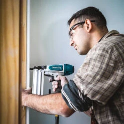 Makita MAC100QK1 1/2 HP 1 Gallon Compact Electric Compressor Nailer Combo Kit 13 Makita MAC100QK1 1/2 HP 1 Gallon Compact Electric Compressor Nailer Combo Kit -3D Prima Boutique MAC100QK1 3