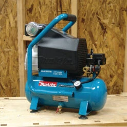 Makita MAC700 2.0 Hp 2.6 Gallon Cast Iron Roll-Cage Big Bore Air Compressor -3D Prima Boutique MAC700 6