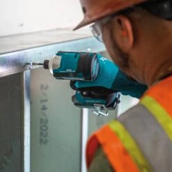 Makita XDT19R 18V LXT Brushless Cordless Compact 4-Speed Impact Driver Kit -3D Prima Boutique XDT19R 6 462a7568 e2a8 4ec8 9d28 bdf308c864e5