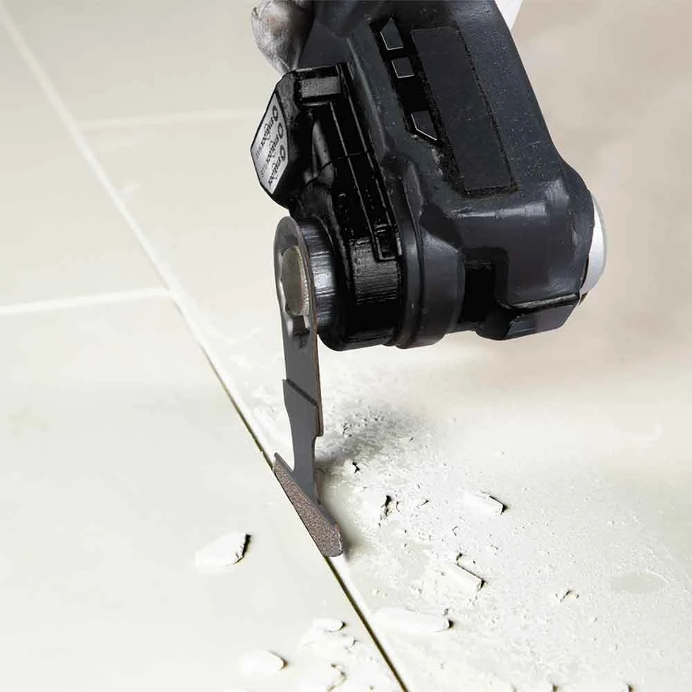 Makita XMT04ZB 18V LXT Sub-Compact Brushless StarlockMax Multi-Tool - Bare Tool 3 Makita XMT04ZB 18V LXT Sub-Compact Brushless StarlockMax Multi-Tool - Bare Tool – Image 3