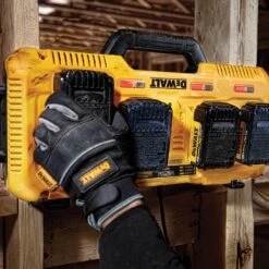 DeWALT DCB104 4 Port Durable Multiport Recharging Simultaneous Fast Charger 13 DeWALT DCB104 4 Port Durable Multiport Recharging Simultaneous Fast Charger -3D Prima Boutique dcb104 6
