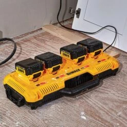 DeWALT DCB104 4 Port Durable Multiport Recharging Simultaneous Fast Charger 15 DeWALT DCB104 4 Port Durable Multiport Recharging Simultaneous Fast Charger -3D Prima Boutique dcb104 8