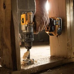 DeWALT DCD996P2 20V 1/2-Inch 3-Speed 5.0Ah Lithium-Ion Hammer-Drill Kit -3D Prima Boutique dcd996p2 8