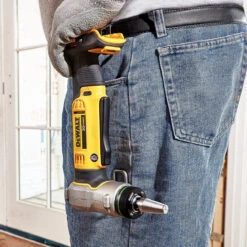 DeWALT DCE400D2 20V MAX 1-Inch Pex Cordless Rotating Head Expander Tool Kit -3D Prima Boutique dce400d2 5 be1b61ef a821 45a6 894f 70f62e3ef1f3