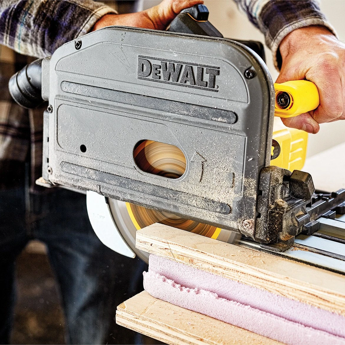 DeWALT DCS520ST1 60V 6-1/2-Inch Cordless Track Saw Kit W/ Track 8 DeWALT DCS520ST1 60V 6-1/2-Inch Cordless Track Saw Kit W/ Track – Image 8