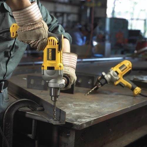 DeWALT DWD210G 1/2" 10-Amp Variable Speed Drill 2 DeWALT DWD210G 1/2" 10-Amp Variable Speed Drill – Image 2