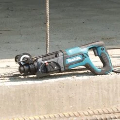 Makita HR2475 1-Inch 1,100 And 4,500 Bpm Corded D-Handle SDS-Plus Rotary Hammer -3D Prima Boutique hr2475 3
