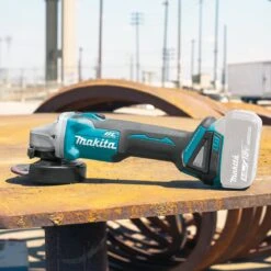 Makita XAG09Z 18-Volt 5-Inch Cordless Cut-Off/Angle Grinder - Bare Tool 11 Makita XAG09Z 18-Volt 5-Inch Cordless Cut-Off/Angle Grinder - Bare Tool -3D Prima Boutique xag09z 5 a59c2920 2e58 4099 8764 91824945d627