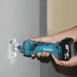 Makita XOC01Z 18-Volt 30,000 Rpm LXT Lithium-Ion Cordless Cut-Out Tool 8 Makita XOC01Z 18-Volt 30,000 Rpm LXT Lithium-Ion Cordless Cut-Out Tool -3D Prima Boutique xoc01z 3