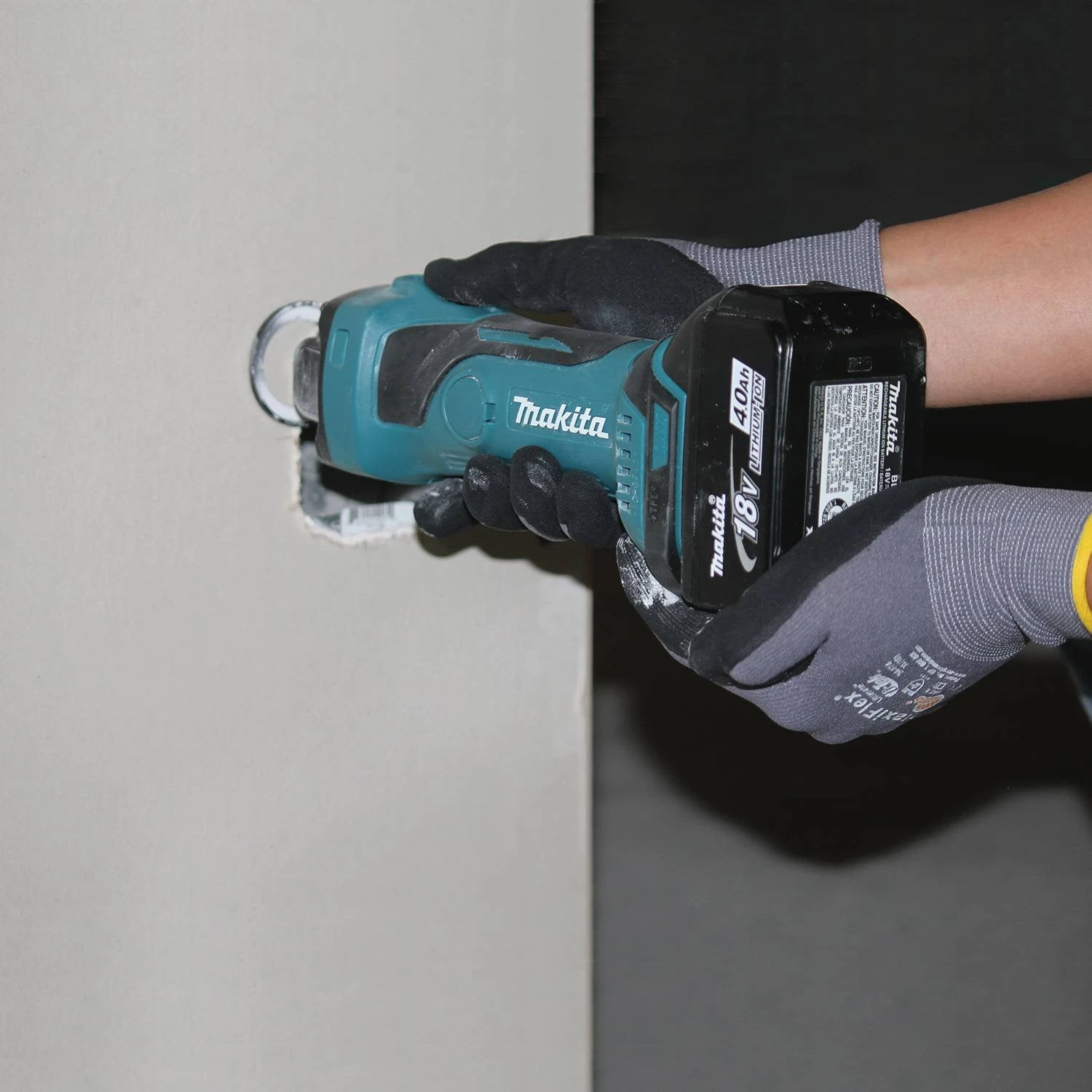 Makita XOC01Z 18-Volt 30,000 Rpm LXT Lithium-Ion Cordless Cut-Out Tool 4 Makita XOC01Z 18-Volt 30,000 Rpm LXT Lithium-Ion Cordless Cut-Out Tool – Image 4