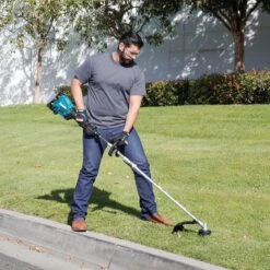 Makita XUX01M5PT 36-Volt 5.0Ah Cordless Couple Shaft Power Head Attachment Kit -3D Prima Boutique xux01m5pt 7 c37f9931 7945 4e99 8376 b76773a170cf